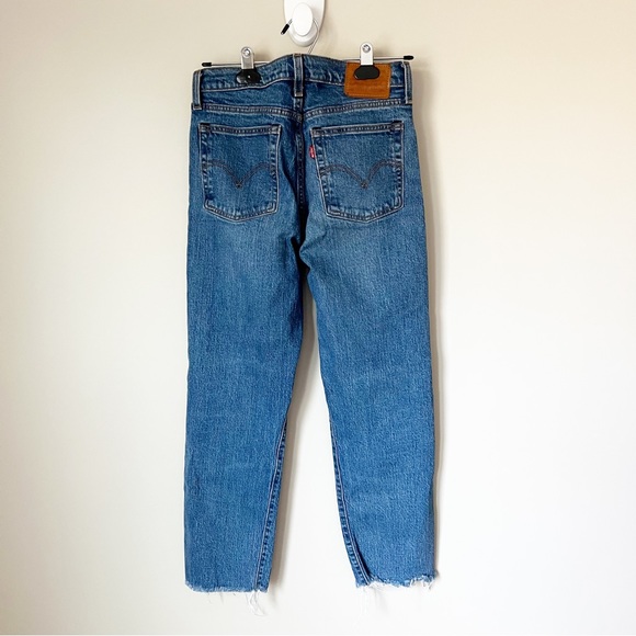 Levi's Premium Wedgie Straight Button Fly High Rise Crop Jeans Medium Wash 25 - Picture 11 of 12